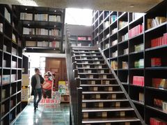 -钟书阁(松江泰晤士小镇店)