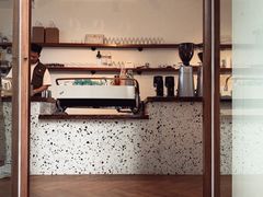 -Line 咖啡(石厦花园店)