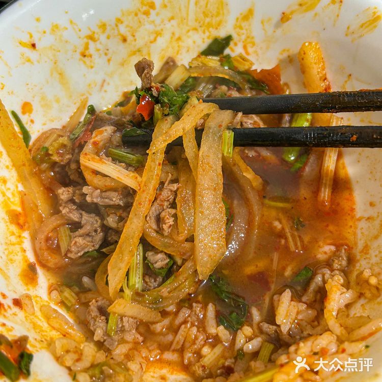 这个渣渣牛肉火锅真的是下饭神器！