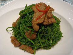 沙葱炒羊肉-巴扎美食·新疆菜·西域歌舞表演餐厅(新疆大厦店)