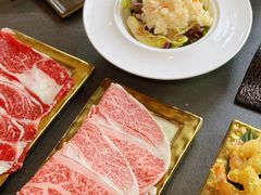 -吉屋·炭烧酒场·秋冬功夫奶汁河豚鱼锅