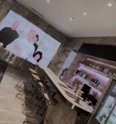 -TONI&GUY