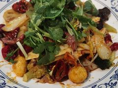 -蜀天上精专麻辣香锅(文定路店)