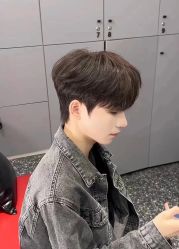 -一家只做男发烫染的店
