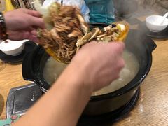 -菌海森林·非遗野生菌火锅(西山区滇池路摩根道店)