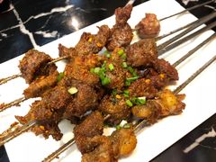-沪小二炭火蛙锅(淮海中路美食不夜城店)