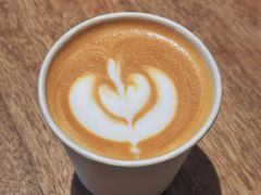 热拿铁-CENTTY辛蒂咖啡·烘焙·西点(D15生活美学馆店)