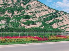 -百里峡七彩艺术小镇