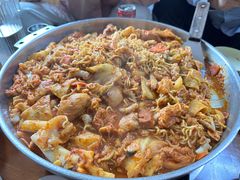 -亲昵春川鸡排(韩国美食街店)