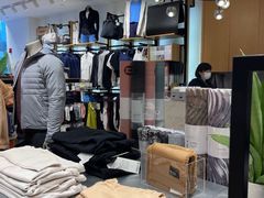 -lululemon(上海浦东IFC店)