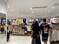 -优衣库(石家庄裕华万达广场店)