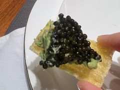 牛油果蟹肉塔塔鱼子酱荞麦脆片-临江宴(陆家嘴店)