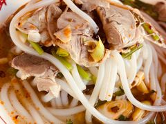 -小椒羊.羊肉粉 龙虾 羊肉串(新地旗舰店)
