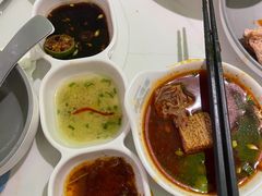 -洪氏嗨捞·广东猪肚鸡·椰子鸡火锅(西咸万象城店)