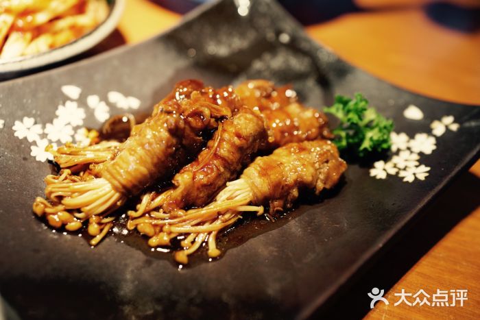 味之藏豚骨拉面专门店(南山路店)金针菇牛肉卷图片