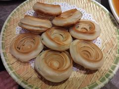 老济南油旋-闫府私房菜·百年鲁菜(恒隆店)