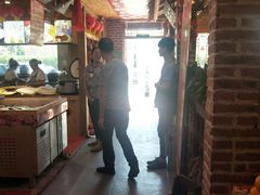 -闯关东东北农家菜(崂山石老人店)