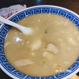 里边又有韧劲 口感刚刚好 口味也适中 肉夹馍是酥脆饼皮
