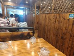 大堂-老东镇啤酒屋海鲜加工·蒸汽海鲜·海鲜烧烤(台东店)