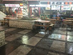 -亚龙湾亚泰商业街