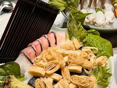 -红鼎豆捞·非遗鲍皇汤火锅(宝丰路店)