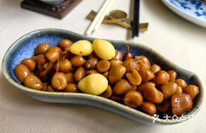 Classic Beef Braised Peanuts