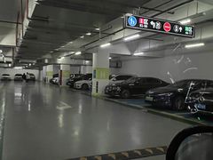 -新世界新丸中心-地下停车场