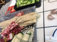 -喜悦小串丹东小黄牛海鲜烧烤大排档(民主广场店)