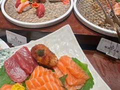 -雍容荟帝王蟹活龙虾展台自助(IFS黑金店)