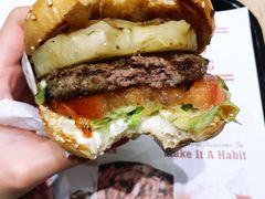 -The Habit Burger Grill 哈比特汉堡(爱琴海店)