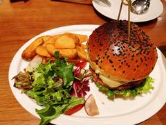 招牌牛肉汉堡-UPPER KITCHEN(延安路店)