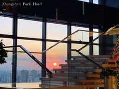 -上海龙之梦万丽酒店