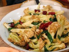 土司酒大碗花菜-吃饭皇帝大土家民族菜(正大广场店)