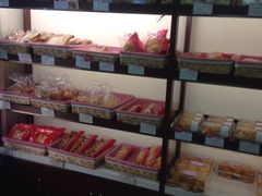 -红宝石·鲜奶小方·海派西点房(金杨店)