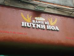 -Bánh Mì Huynh Hoa