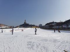 -采薇庄园四季滑雪场