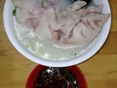 -雷祖芳老妈蹄花店
