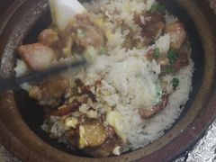 窝蛋叉烧煲仔饭-红星光发煲仔饭(大石街店)