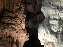 -波斯托伊纳溶洞