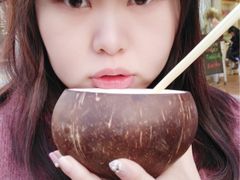 -志龙皇冠吃货椰子铺
