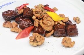 Honey-glazed Almond Beef Cubes