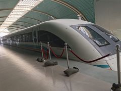 -龙阳路磁悬浮列车总站-停车场