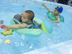 -蓝鲸奇亲子游泳俱乐部