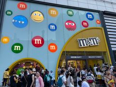 -m豆巧克力世界(上海世茂广场店)