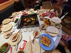 -老牌坊云南鱼豆花火锅(哈西万达店)