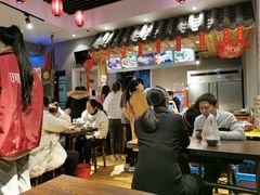 大堂-爆炸头阿姨小四川正宗川味小吃(无任何分店)