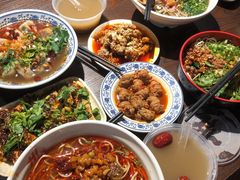 -爆炸头阿姨小四川正宗川味小吃(无任何分店)