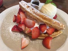 -ROAST coffee & eatery