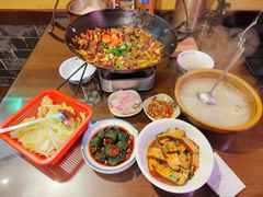 -富正毅三下锅·湘西韵味(天门山索道店)
