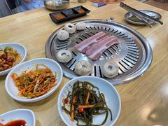 乡村黑猪五花肉-牛信亭韩国料理·炭火烤肉(紫藤路店)